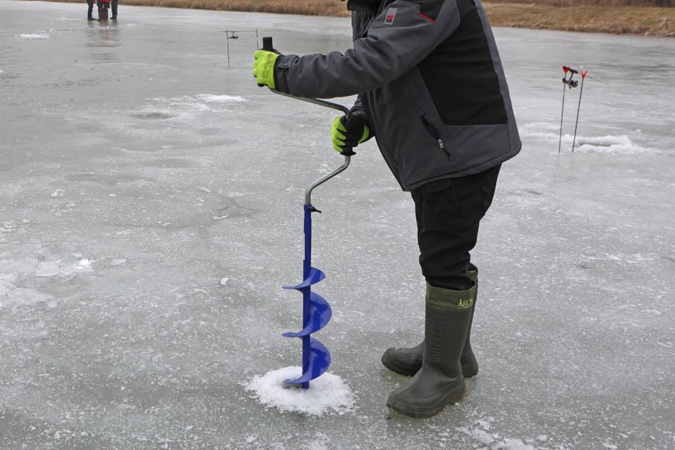 Zum Eisangeln ist die Eisschicht auf dem Klempowsee nicht mehr dick genug gewesen. (Symbolfoto)