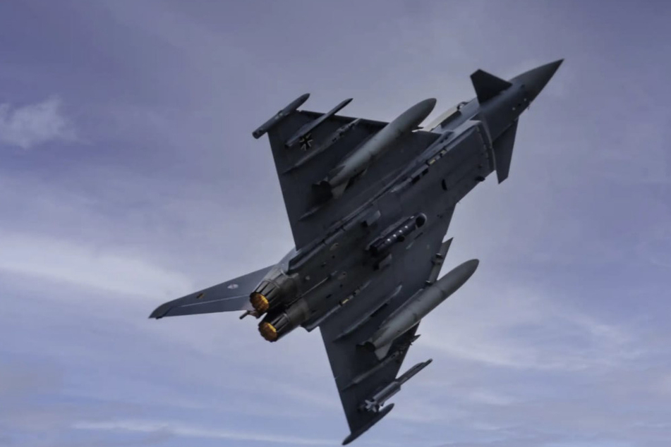 Zwei Eurofighter aus Nörvenich überflogen das Einzugsgebiet der Erft.