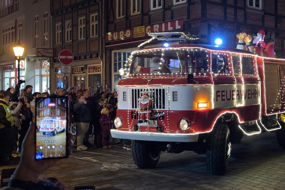 Kinderaugen strahlen: Lichterfahrt begeistert Wernigerode
