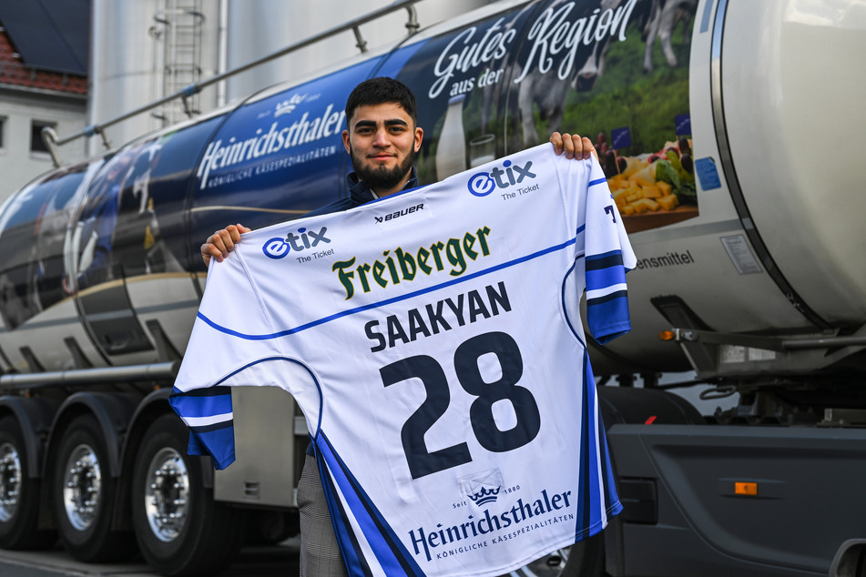 In Dresden wird Georgiy Saakyan (22) mit der Rückennummer 28 auflaufen. Am Donnerstag wurde er offiziell vorgestellt.