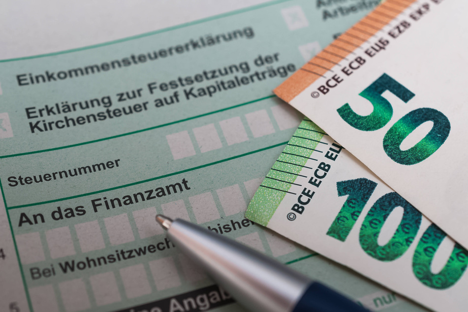 In Sachsen werden alle Steuerbescheide geprüft - manche wegen des Umfangs oder bei Unklarheiten auch durch Außenprüfungen.