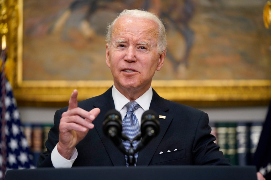 Joe Biden hält im Roosevelt Room des Weißen Hauses eine Rede zum russischen Einmarsch in die Ukraine.