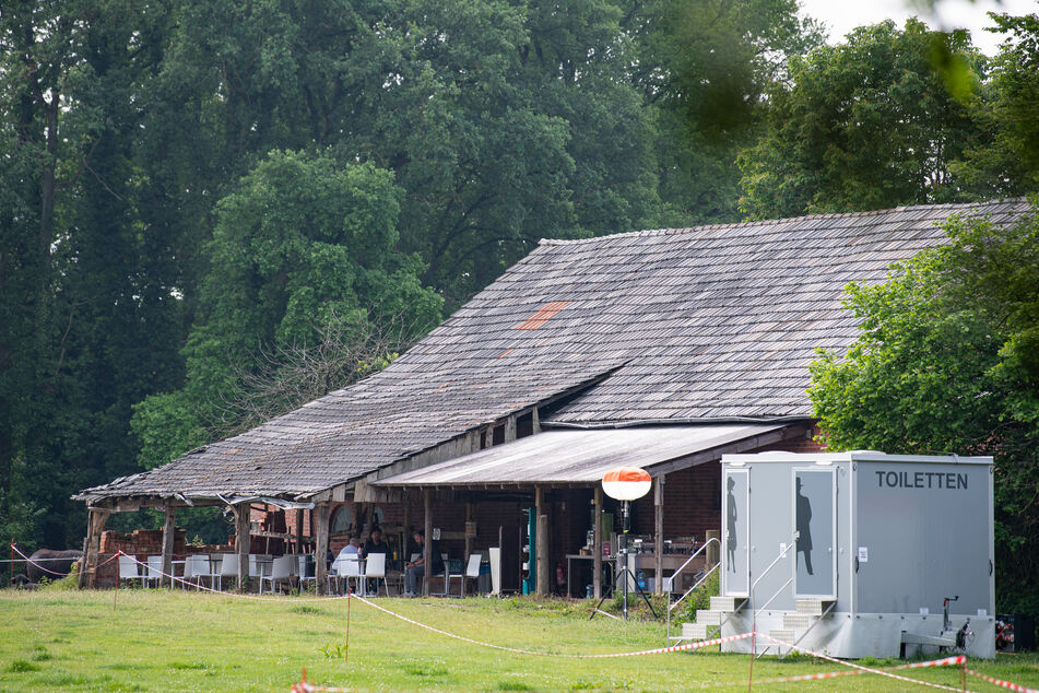Rückansicht des Gebäudes in Bocholt, in dem der Fernsehsender RTL das "Sommerhaus der Stars" drehen wird.