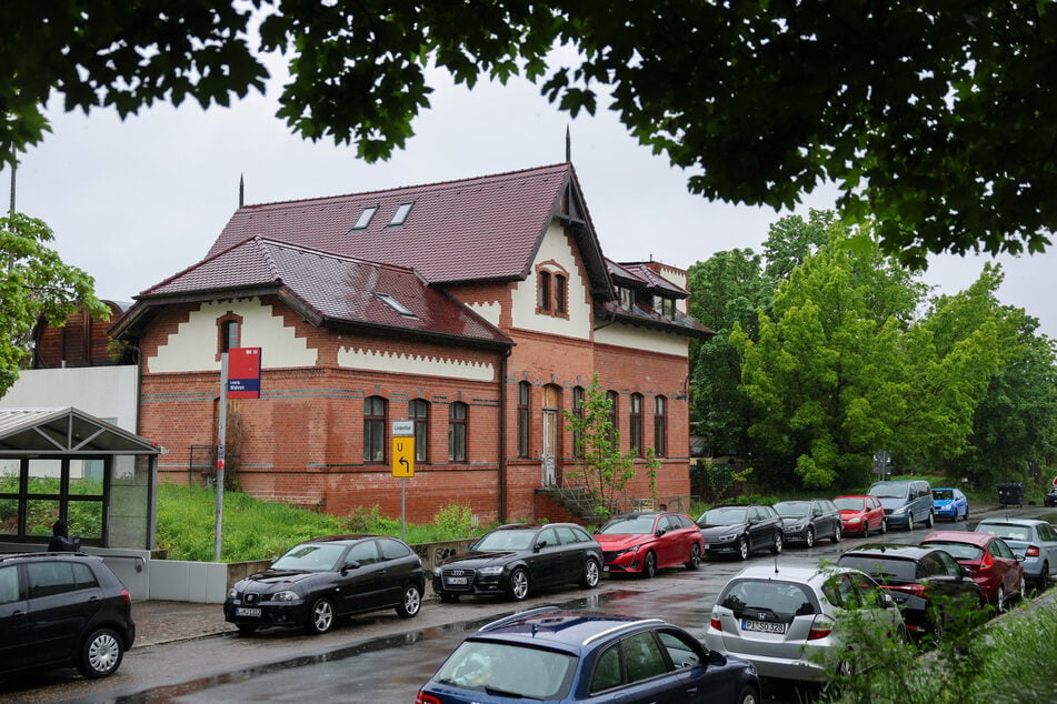 Um dieses Haus und das dazugehörige Grundstück in Leipzig-Wahren geht es.