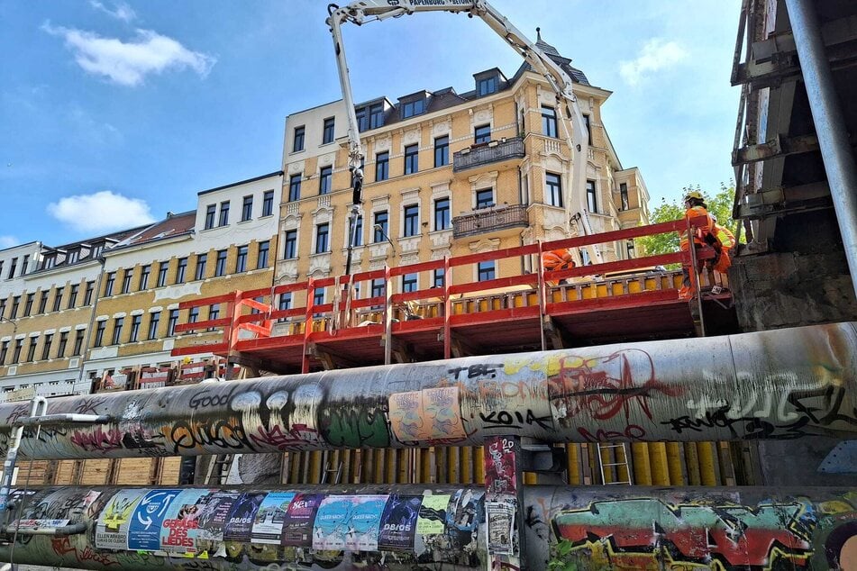 Die Stützwand in der Riedelstraße wird bis Juni saniert.