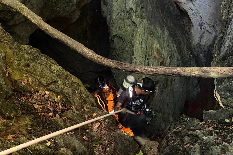 Rettungskräfte konnten fünf von sieben Vermissten lebend bergen.