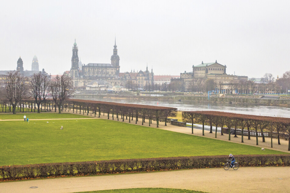 Die Wege vom Palais-Garten zur Elbe sind offen. Am Pillnitzer Schlosspark wurde jedoch deutlich, dass dies nicht für immer so sein muss.