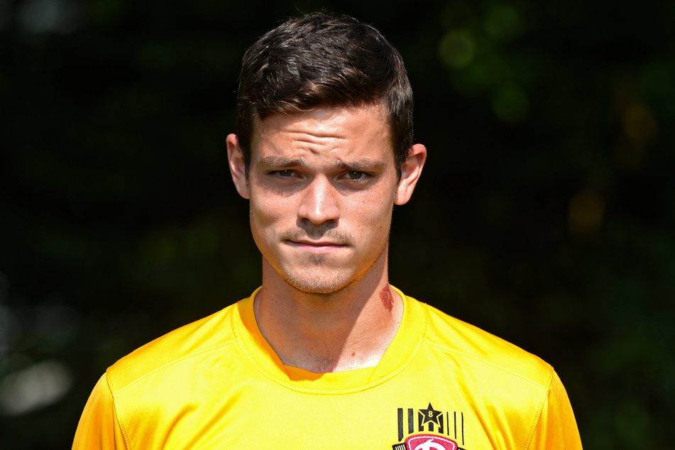 Der frühere Dynamo-Profi Dennis Erdmann (30) darf in der 3. Liga wieder für Saarbrücken eingreifen.