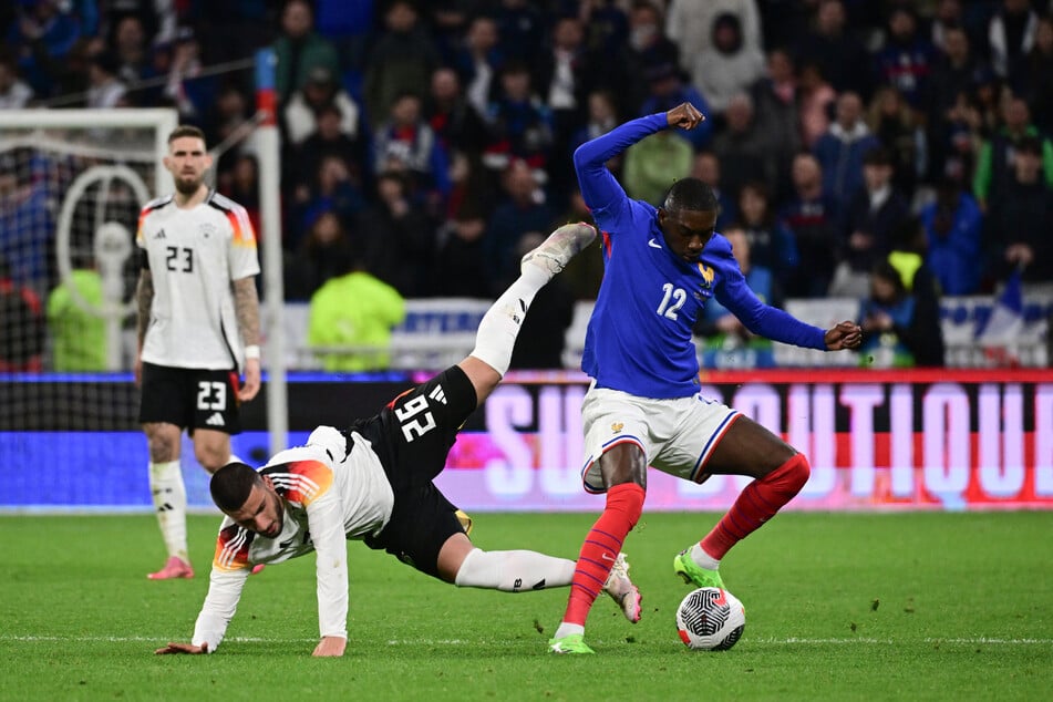 Im März spielte Randal Kolo Muani (25, r.) mit Frankreich gegen Deutschland. Wechselt er ein zweites Mal aus seiner Heimat in hiesige Gefilde?