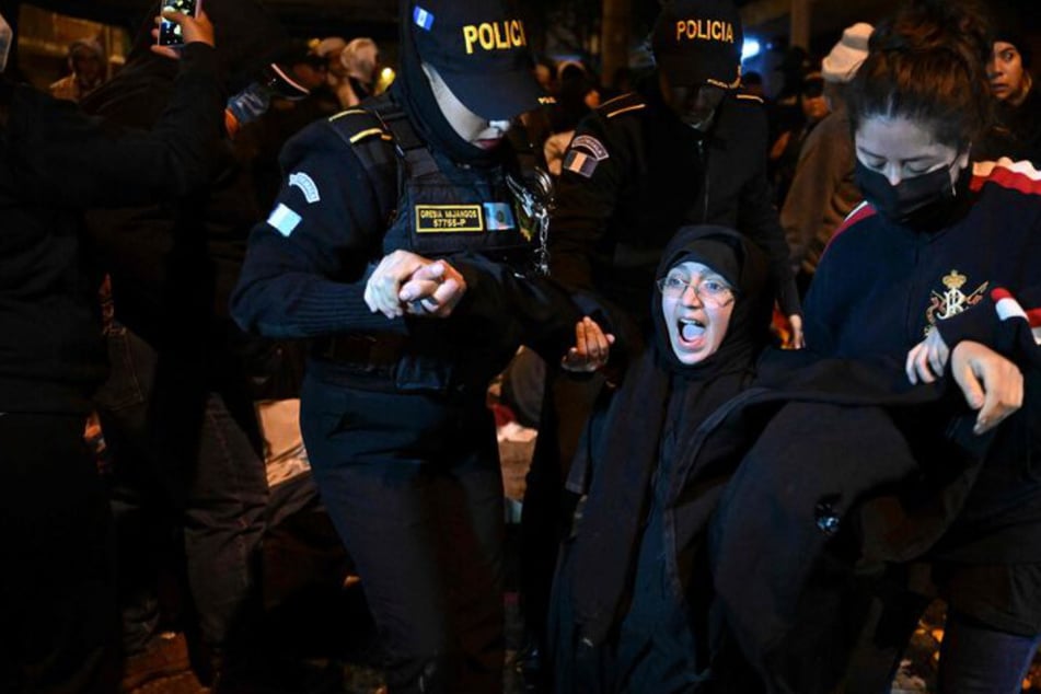 Las autoridades liberan a 17 menores de una secta judía.