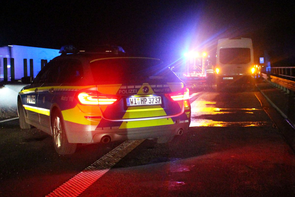 Die Polizei sperrte die A66 in Fahrtrichtung Fulda für etwa eine Stunde komplett.