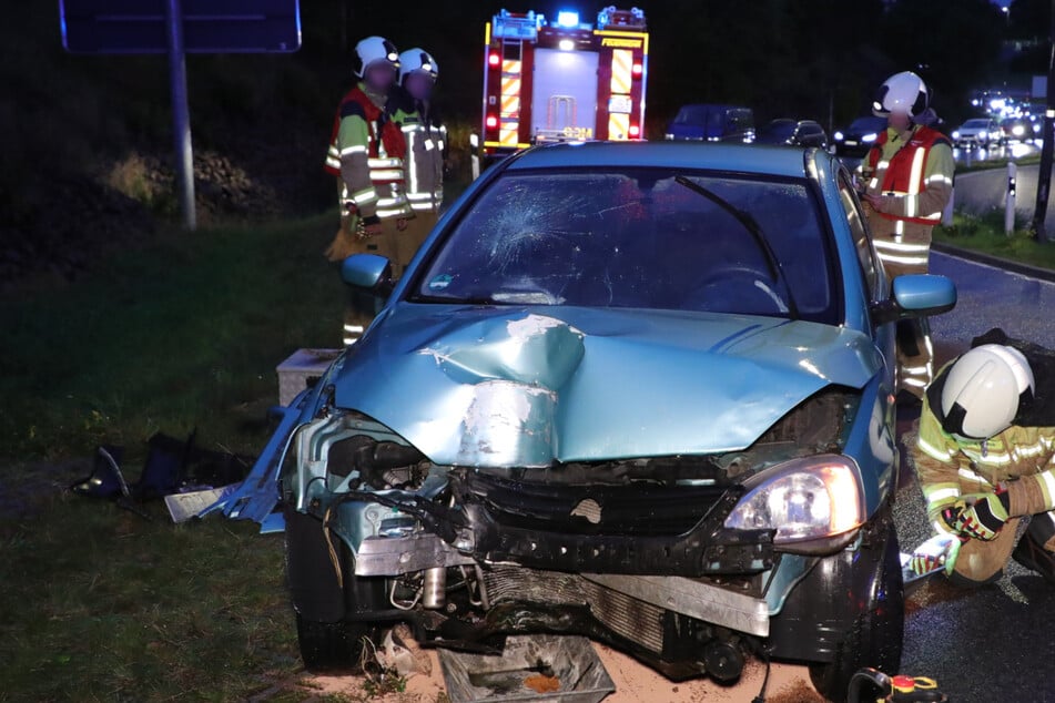 Am Opel Corsa entstand Totalschaden.