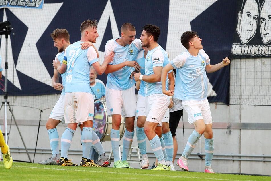 Nach vierwöchiger Pause konnten die Spieler des Chemnitzer FC endlich wieder jubeln. Am Ende reichte es jedoch nur für einen Punkt(Archivbild)