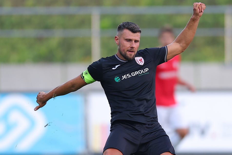 Routinier Niklas Brandt (33) spielt - mit Unterbrechung - seit 13 Jahren in der Regionalliga Nordost. Aktuell als Kapitän des Greifswalder FC.