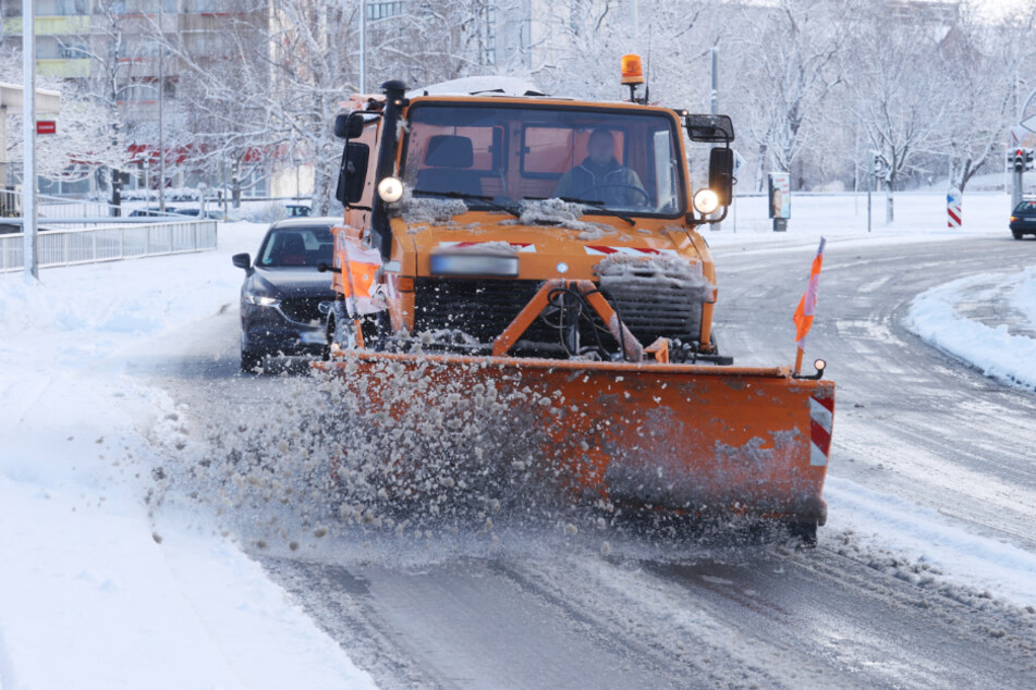 Schneeglätte sorgt für Chaos auf den Straßen: Zahlreiche Unfälle im Saale-Orla-Kreis