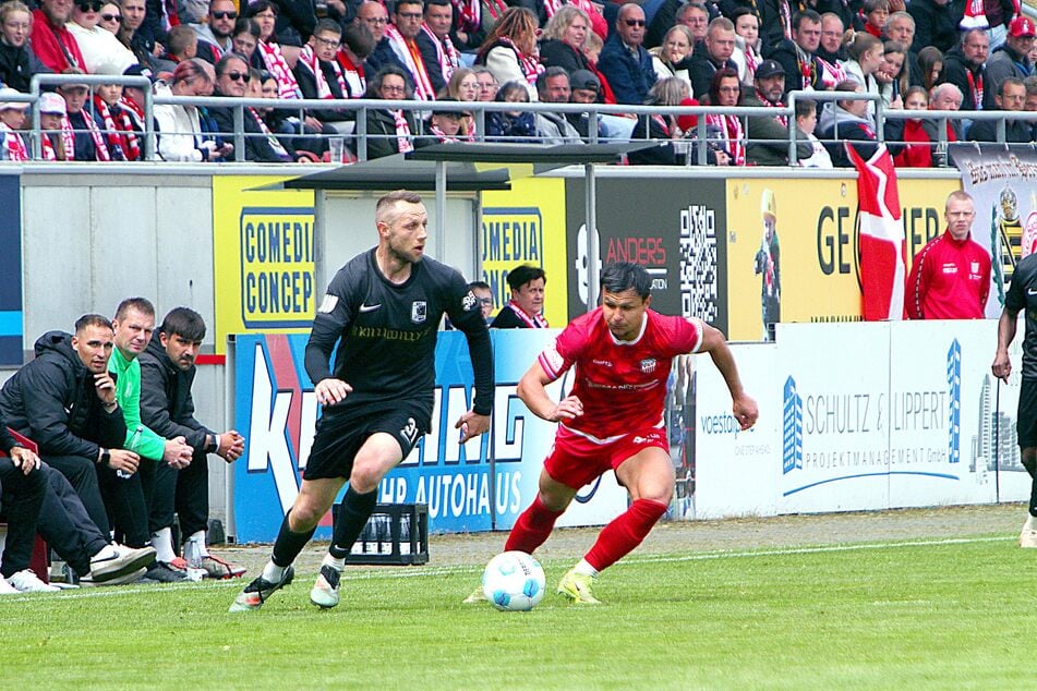 Tim Kießling (27, l.) verlässt Chemie Leipzig.