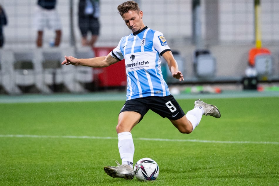 Erik Tallig (23) vom TSV 1860 München hat sich schwer verletzt.