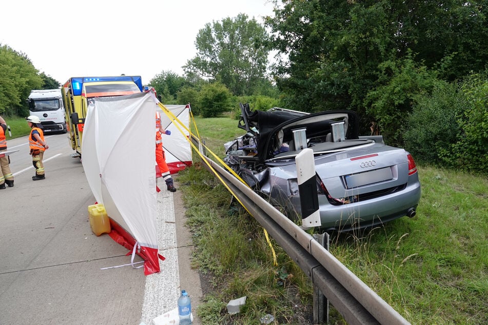 Ein Audi A4 Cabrio (Fahrer †19) verlor am Dreieck Nossen die Kontrolle über sein Auto.