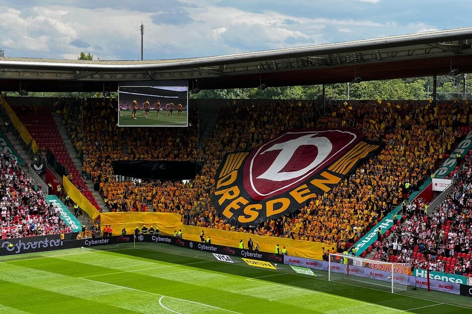 Auch die Fans von Dynamo Dresden haben etwas vorbereitet.