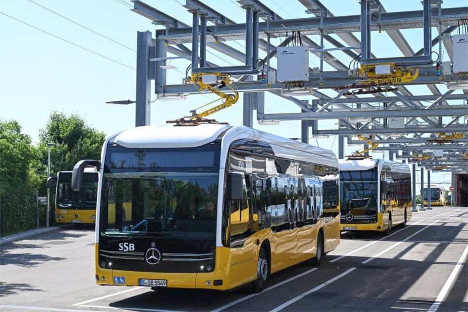 In der Stuttgarter City sollen bereits bis Ende 2027 nur noch Elektrobusse rollen.