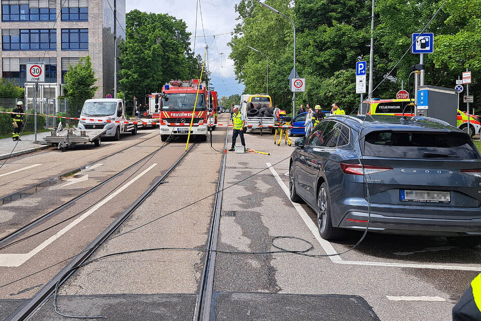 Die Aschauer Straße und der Kreuzungsbereich mussten gesperrt werden.