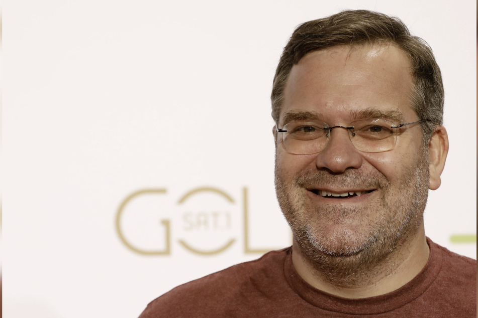 Auch Moderator Elton (50) bekam sein "Fett" weg.