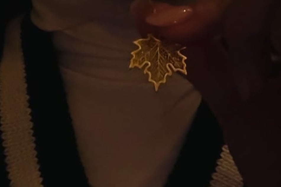 Das Motiv von Katy Perrys Kettenanhänger ist kein Zufall.