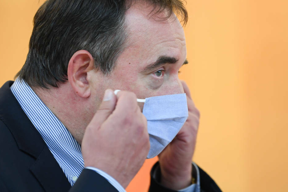 Hessens Kultusminister Alexander Lorz (55, CDU) hat sich gegen einen landesweiten Wechselunterricht ausgesprochen.