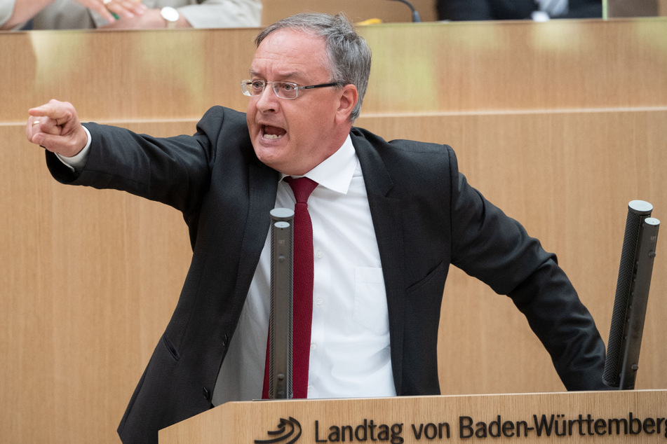 Die SPD in Baden-Württemberg (im Bild der Landesvorsitzende Andreas Stoch) erläutert Fachbegriffe im Wahlprogramm in Sprechblasen.