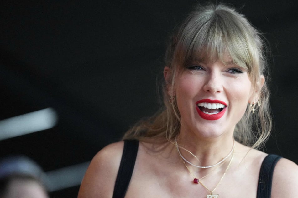 Taylor Swift urges fans to vote in Super Tuesday primary elections