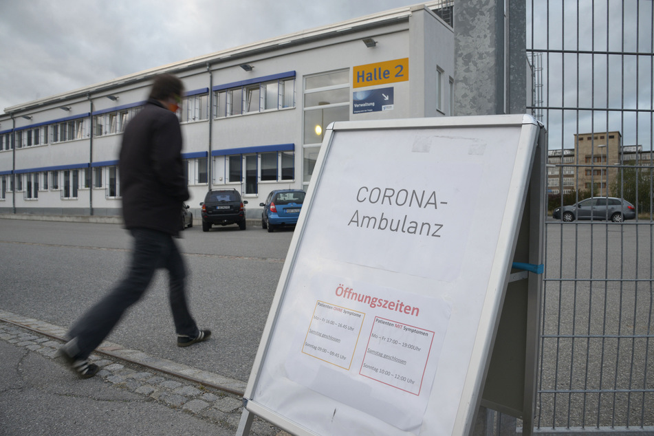 Die Corona-Test-Station ist montags bis freitags von 16 bis 19 Uhr und sonntags von 9 bis 12 Uhr geöffnet.