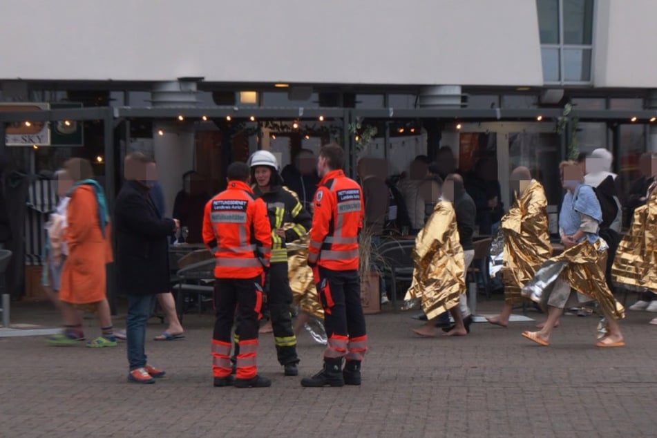 Rund 200 Badegäste mussten das Schwimmbad in Norddeich verlassen.