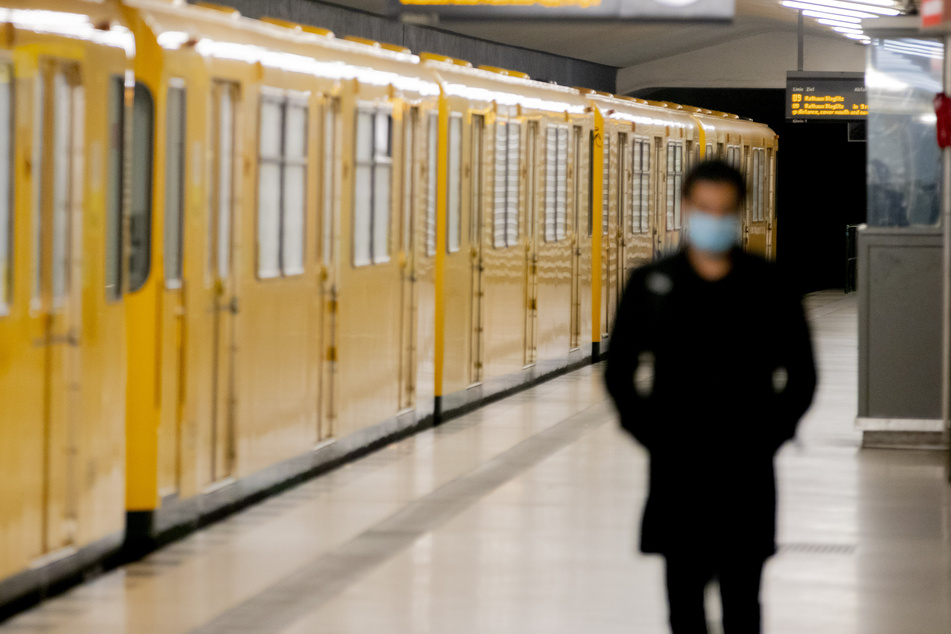 Die Berliner Verkehrsbetriebe (BVG) kehren ab diesem Montag zu ihrem Normalbetrieb zurück.