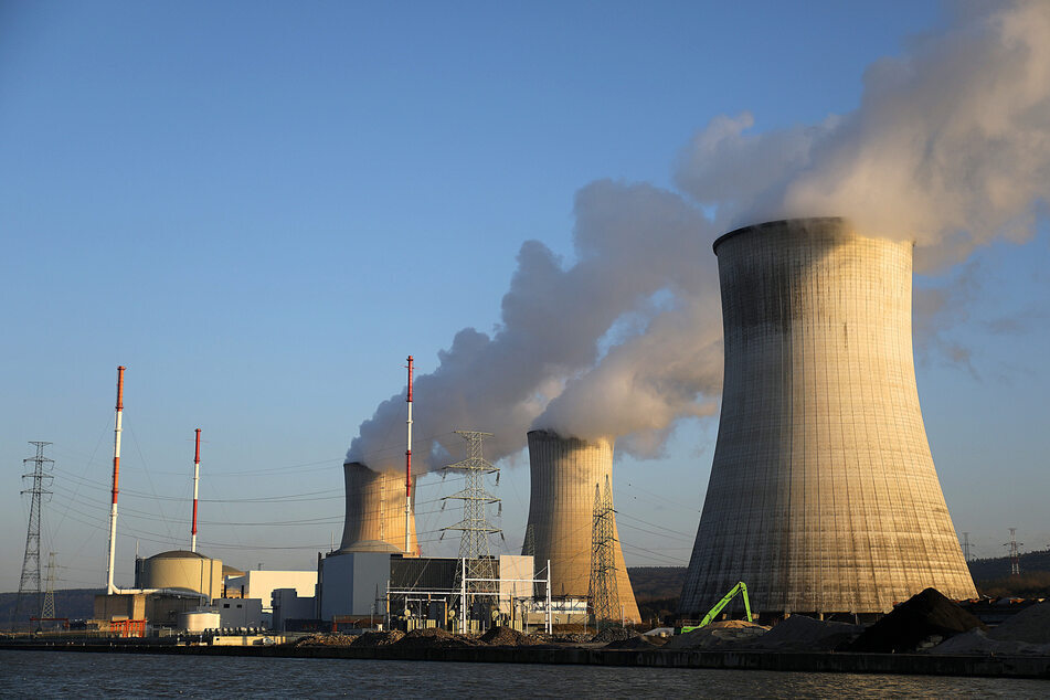Am Montag musste bereits der Atomreaktor Tihange 3 in NRW ungeplant vom Netz genommen werden. (Archivbild)