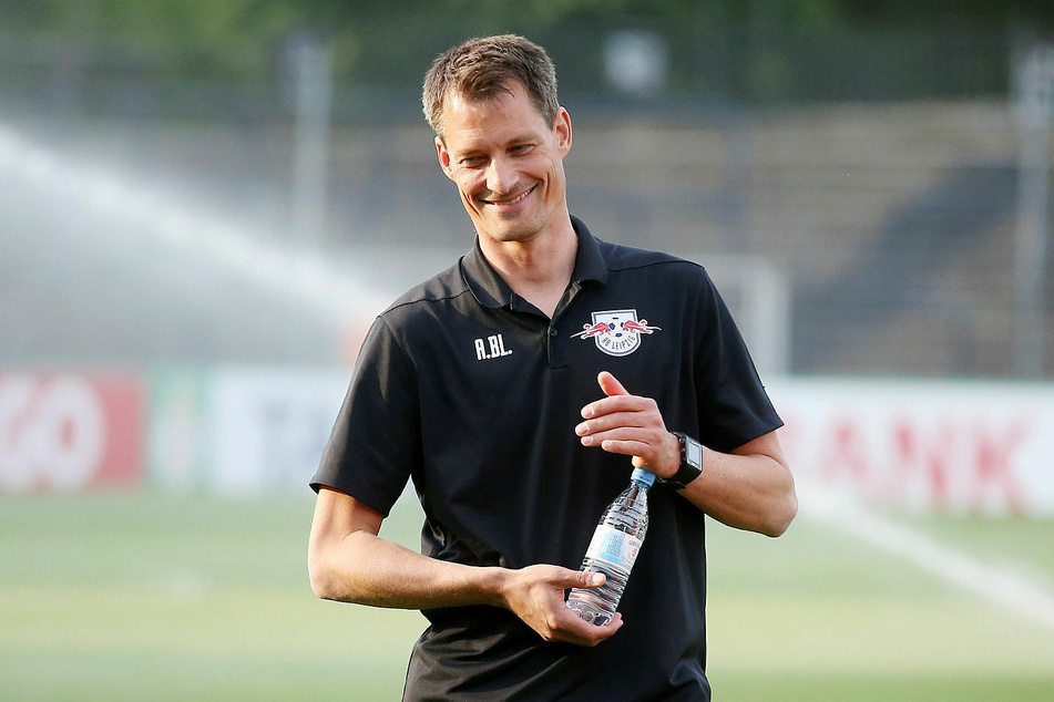 Mit Alexaner Blessin (47) verlässt ein weiterer Nachwuchstrainer RB Leipzig.
