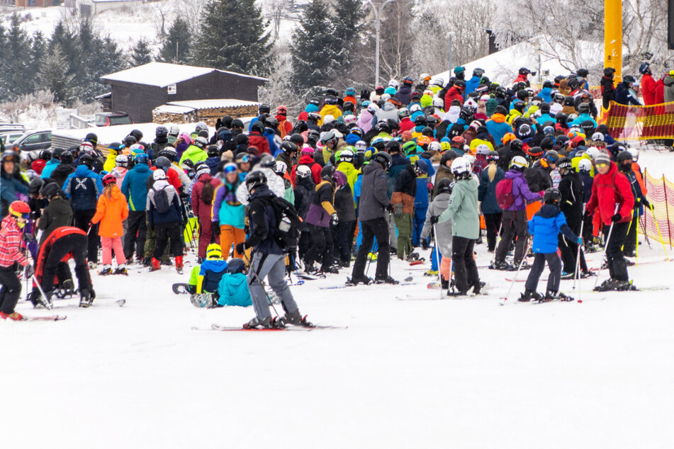 Mega-Andrang! Erstes Wintersportgebiet im Erzgebirge öffnet