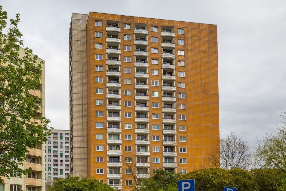 Endet sicher tödlich: der Sturz von einem solchen Hochhaus, etwa am Jacob-Winter-Platz.
