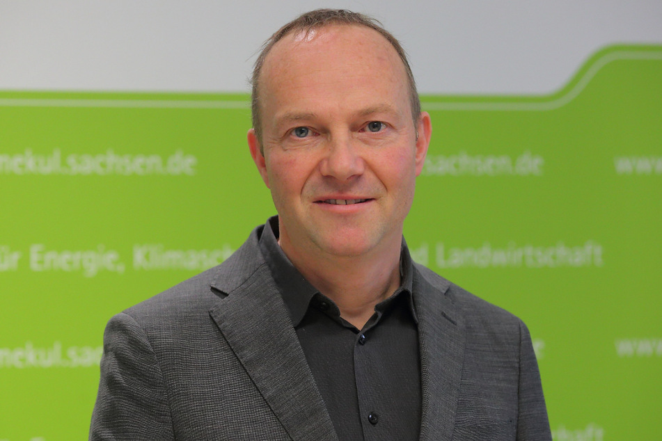 Sachsens Energieminister Wolfram Günther (49, Grüne) macht bei erneuerbaren Energien Dampf.
