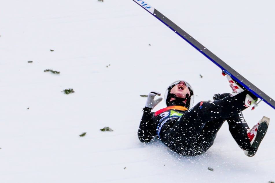 Kreuzband "explodiert": Schwere Verletzung bei Skisprung-Saisonfinale