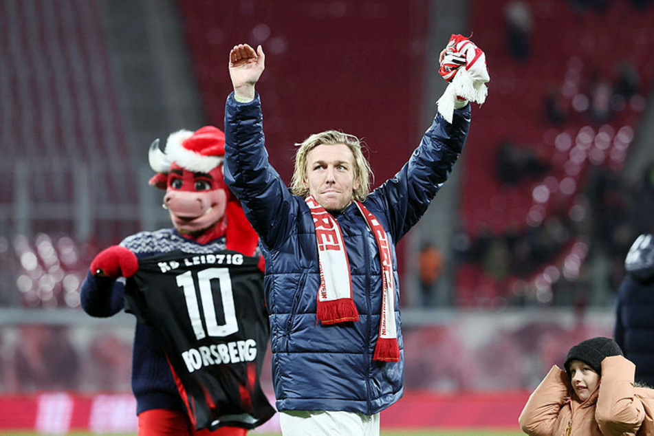 Neun Jahre nach seinem Wechsel von Malmö FF zum damaligen Zweitligisten nach Leipzig verlässt Forsberg mit Ehefrau Shanga sowie den Töchtern Florence (r.) und Siena die Messestadt.