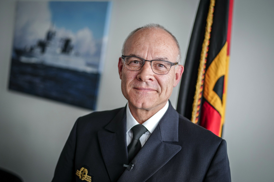 Marine-Inspekteur Jan Christian Kaack (61) fordert die Bestellung von zwei weiteren Fregatten.