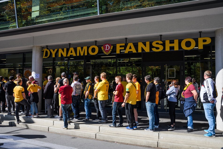 Ein beliebter Anlaufpunkt vor Heimspielen: der Dynamo-Fanshop.