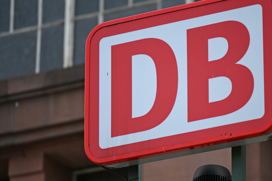 Auch das noch! Onlineauskunft der Deutschen Bahn in ganz NRW lahmgelegt