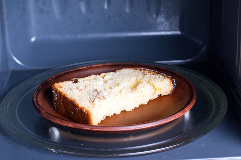 Wie frisch gebacken schmeckt der Kuchen, wenn man ihn kurz in der Mikrowelle erwärmt.