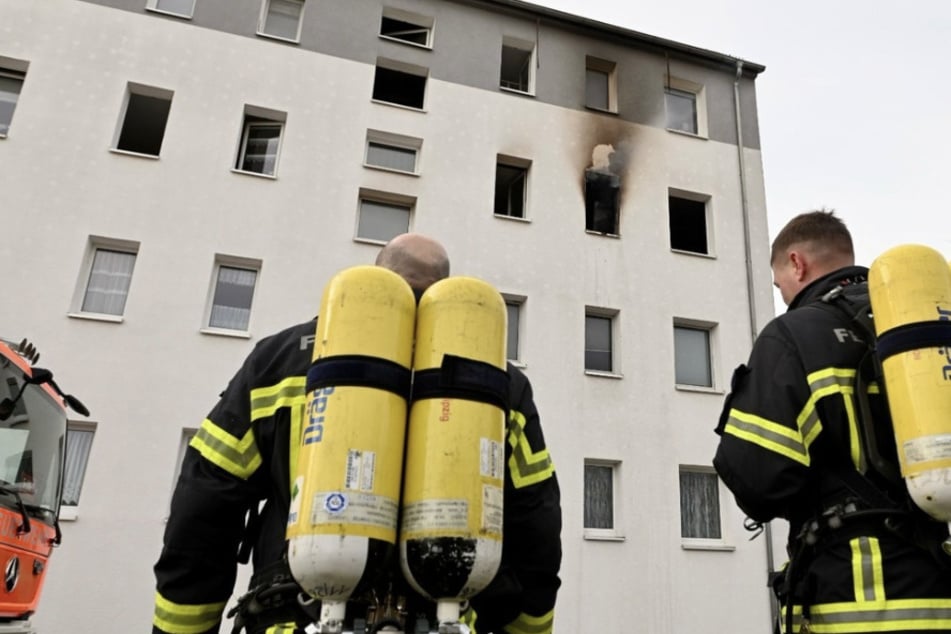Leipzig: Zwei Stockwerke von Mehrfamilienhaus in Leipzig nach schwerem Brand nicht mehr bewohnbar