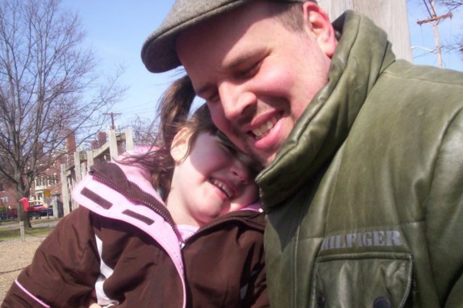 Joseph "Joe" Brown starb 2018 völlig unerwartet durch einen Behandlungsfehler. Jahre später wurden seine Hinterbliebenen von einer fremden Frau kontaktiert.