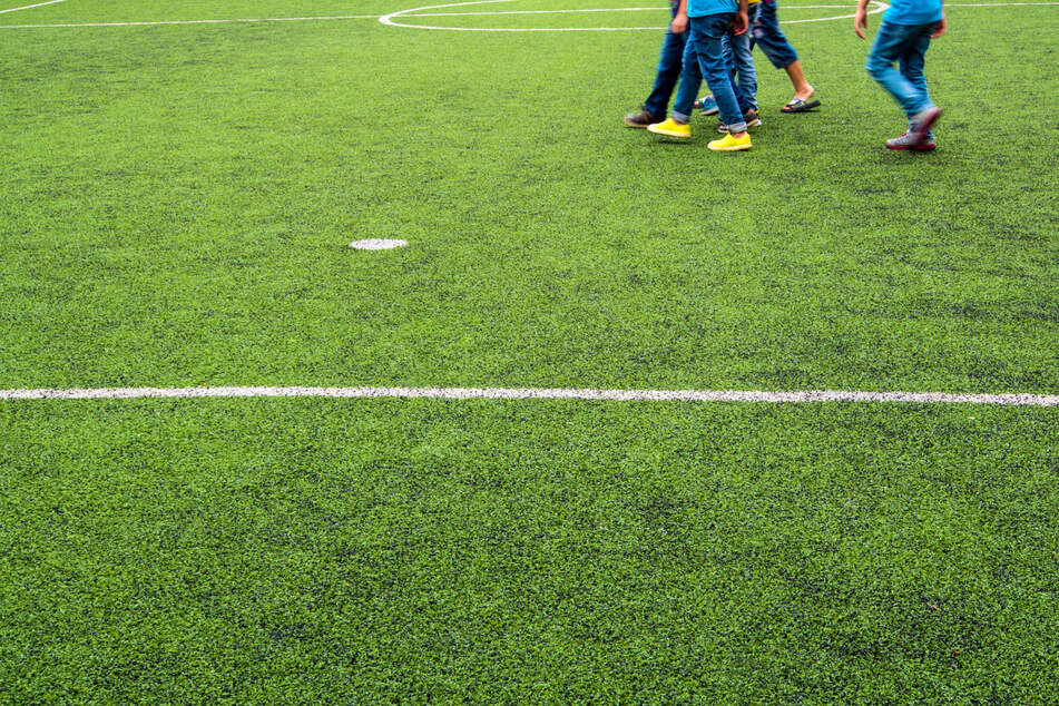 Nach Fußball-Streit zwischen Kindern: Vater schlägt zehnjährigem Jungen ins Gesicht
