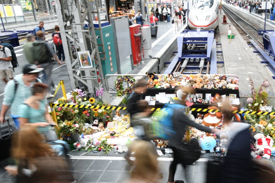 Das Foto aus dem Jahr 2019 zeigt das Gleis am Hauptbahnhof Frankfurt, an dem es zu der tödlichen Attacke kam.