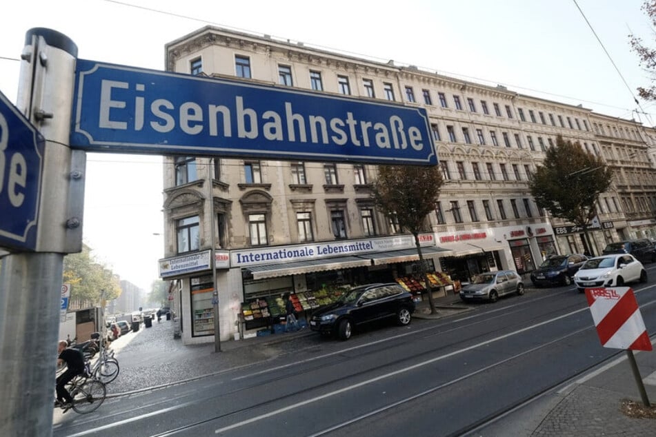 In der Nacht zum Sonntag gab es auf der Leipziger Eisenbahnstraße einen größeren Polizeieinsatz. (Symbolbild)