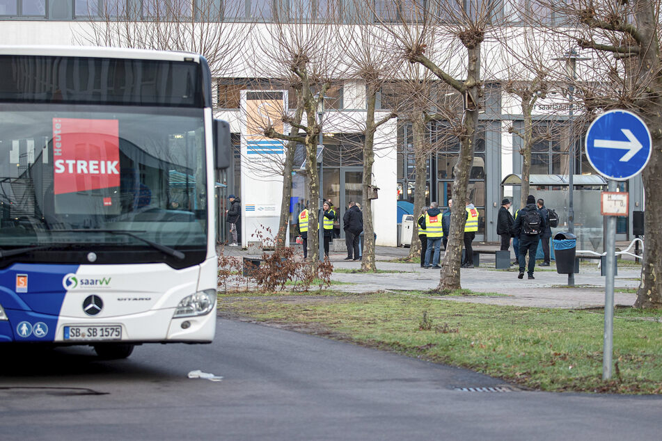 Warnstreik in Thüringen: Bus- und Bahnfahrer legen die Arbeit nieder